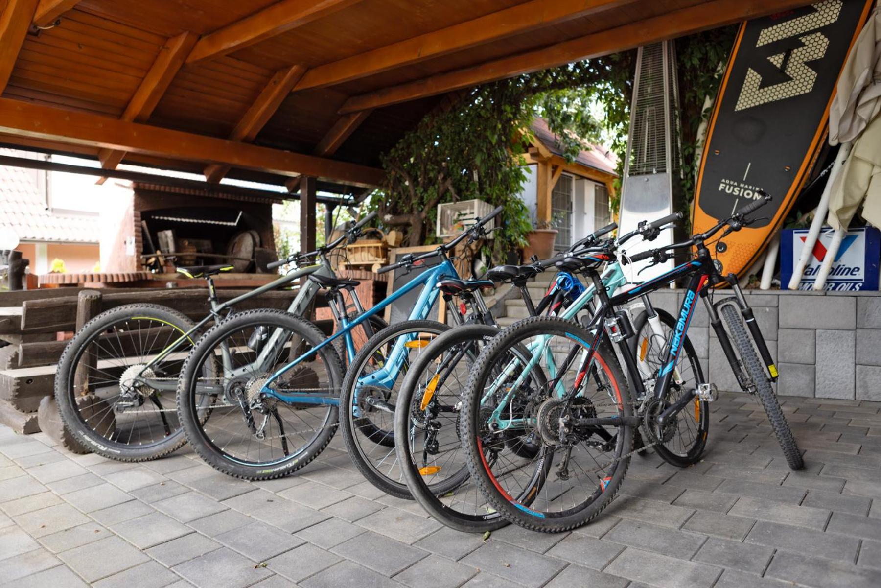 Gostisce Pri Dveh Petelinih Hotel Bled Exterior photo